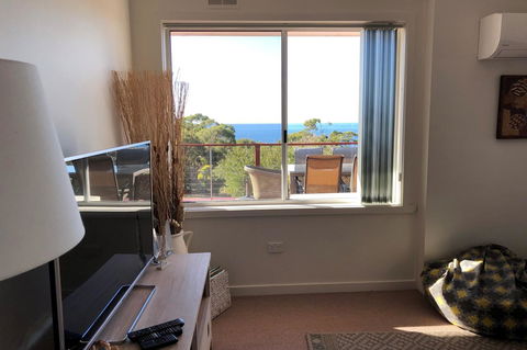 BAY OF FIRES SEACHANGE Ocean Frontage - Surfers Gold Coast 1