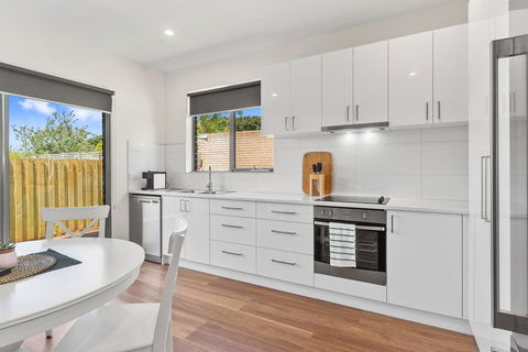 Rosewater Townhouses Dromana - Surfers Gold Coast 8