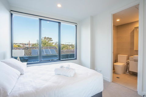 Poplar Apartments - Surfers Gold Coast 9