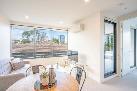 Poplar Apartments - Surfers Gold Coast 6