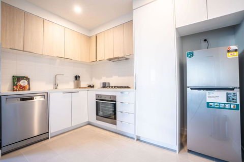 Poplar Apartments - Surfers Gold Coast 24