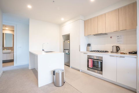 Poplar Apartments - Surfers Gold Coast 2