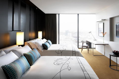 Crown Metropol Melbourne - Surfers Gold Coast 2