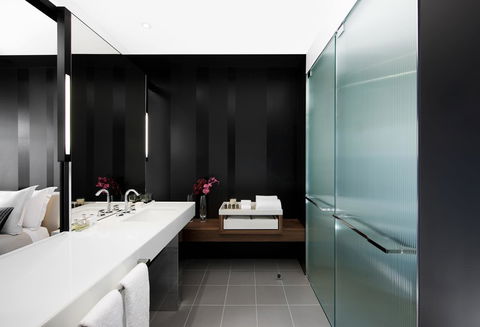 Crown Metropol Melbourne - Surfers Gold Coast 6