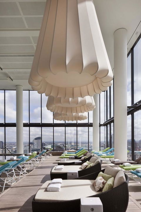 Crown Metropol Melbourne - Surfers Gold Coast 15