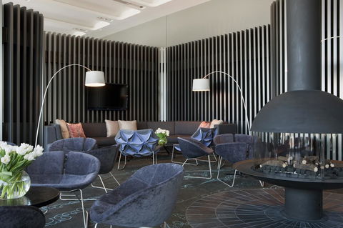 Crown Metropol Melbourne - Surfers Gold Coast 9