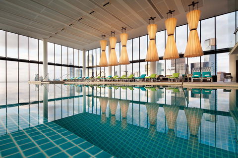 Crown Metropol Melbourne - Surfers Gold Coast 1