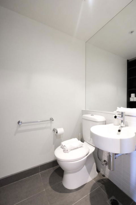 Mono Apartments On Franklin Street - Surfers Gold Coast 11