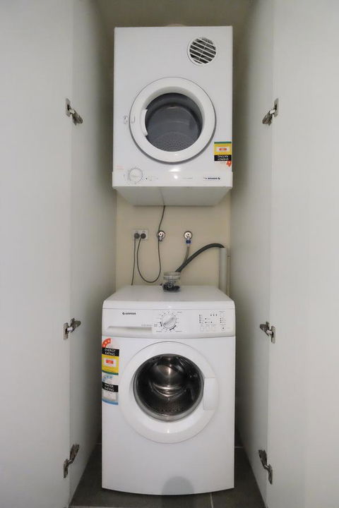 Mono Apartments On Franklin Street - Surfers Gold Coast 1