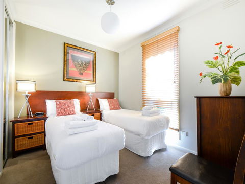 Boutique Stays Sandyside- Sandringham Villa Units - Surfers Gold Coast 3