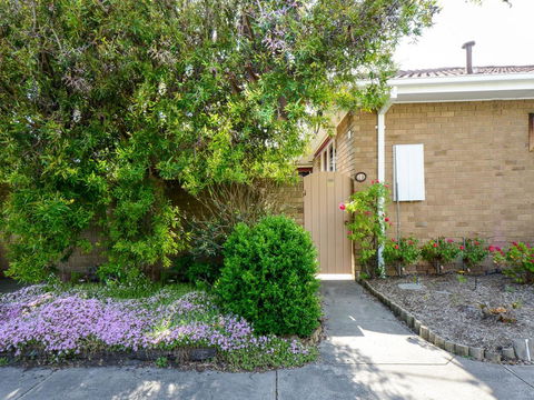 Boutique Stays Sandyside- Sandringham Villa Units - Surfers Gold Coast 1