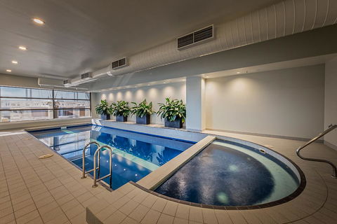 PARKROYAL Melbourne Airport - Surfers Gold Coast 1