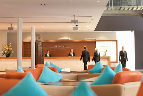 PARKROYAL Melbourne Airport - Surfers Gold Coast 8