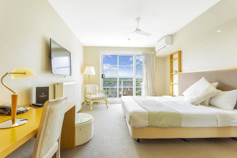 Deep Blue Hotel & Hot Springs - Surfers Gold Coast 41
