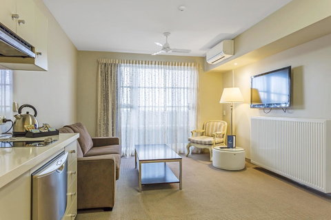 Deep Blue Hotel & Hot Springs - Surfers Gold Coast 42