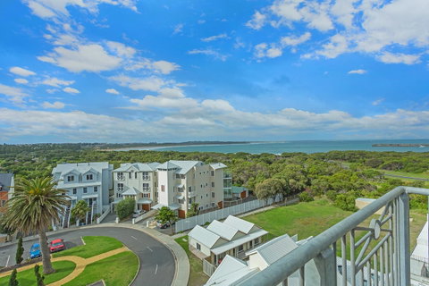 Deep Blue Hotel & Hot Springs - Surfers Gold Coast 28