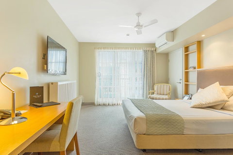Deep Blue Hotel & Hot Springs - Surfers Gold Coast 27