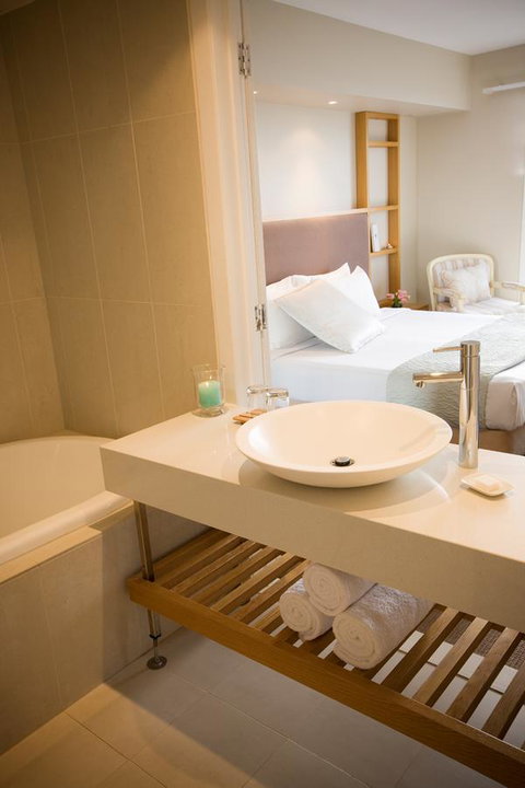 Deep Blue Hotel & Hot Springs - Surfers Gold Coast 38