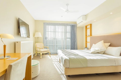 Deep Blue Hotel & Hot Springs - Surfers Gold Coast 14