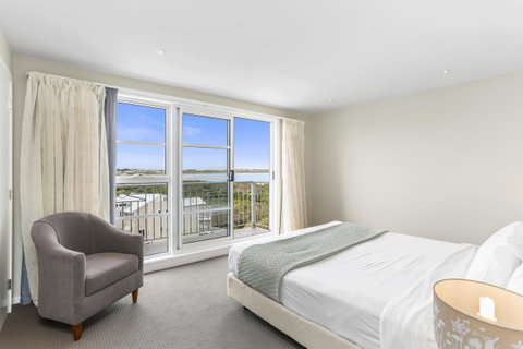 Deep Blue Hotel & Hot Springs - Surfers Gold Coast 26