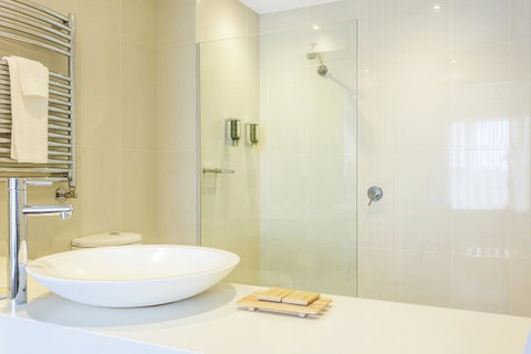 Deep Blue Hotel & Hot Springs - Surfers Gold Coast 10