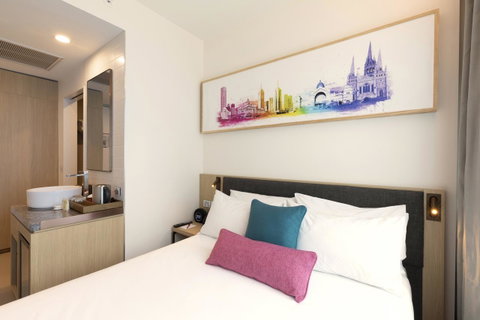 Ibis Melbourne Central - Surfers Gold Coast 5