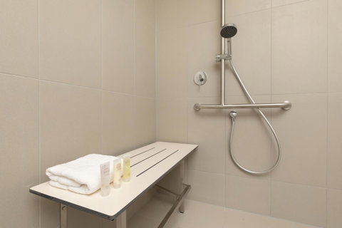 Ibis Melbourne Central - Surfers Gold Coast 34