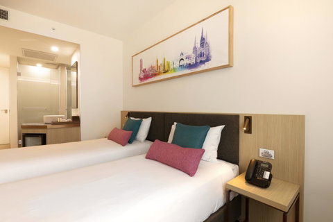 Ibis Melbourne Central - Surfers Gold Coast 10