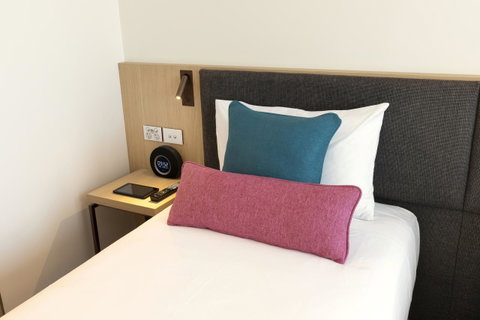 Ibis Melbourne Central - Surfers Gold Coast 9