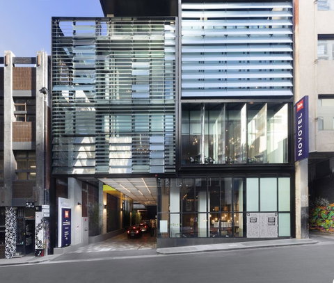 Ibis Melbourne Central - Surfers Gold Coast 2