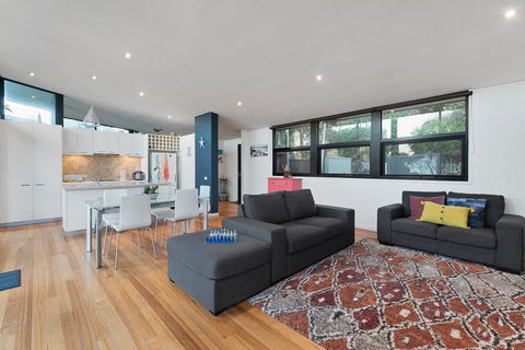 Ocean View Treetops Retreat - Surfers Gold Coast 6