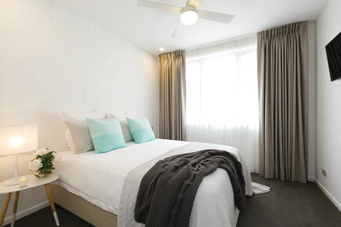 Lakes Edge Apartments - Surfers Gold Coast 1