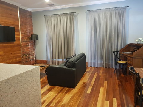 Sublime Spa Apartments - Surfers Gold Coast 3