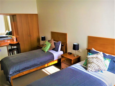 Plough Hotel - Surfers Gold Coast 8