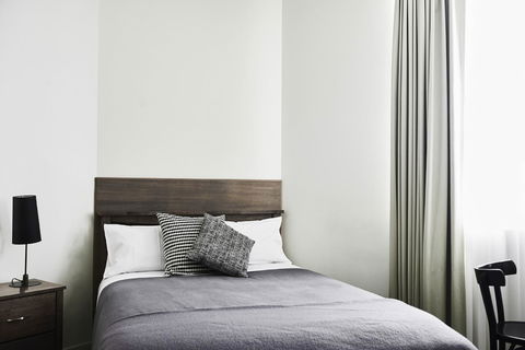 Plough Hotel - Surfers Gold Coast 3