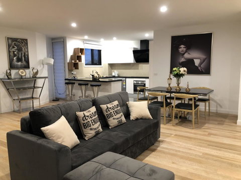 Apartments In Phillip Island Towers - Block C - Surfers Gold Coast 0