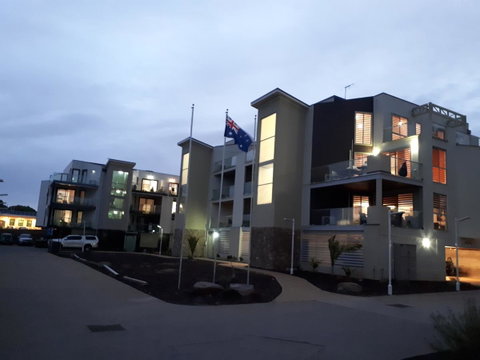 Apartments In Phillip Island Towers - Block C - Surfers Gold Coast 15