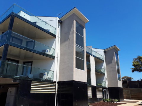 Apartments In Phillip Island Towers - Block C - Surfers Gold Coast 32