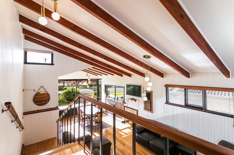 Beach Front Beauty - Ocean Front Views - Surfers Gold Coast 5