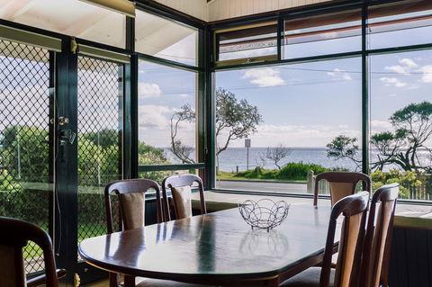 Beach Front Beauty - Ocean Front Views - Surfers Gold Coast 0