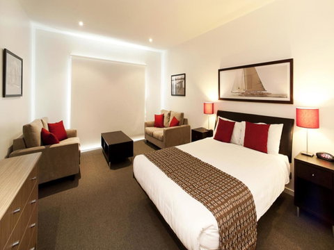 The Waves Apartments - Surfers Gold Coast 8