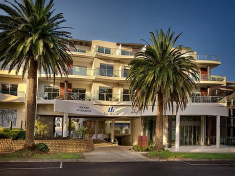 The Waves Apartments - Surfers Gold Coast 1