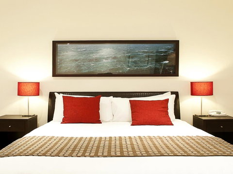 The Waves Apartments - Surfers Gold Coast 9