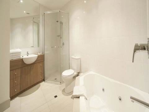 The Waves Apartments - Surfers Gold Coast 25