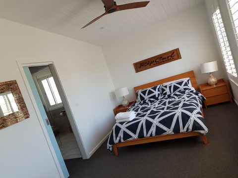 Zeally Bay Stay Deep Ocean - Surfers Gold Coast 8