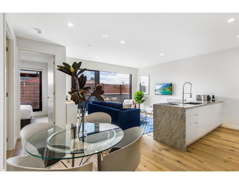 Boutique Apartment In Quiet, Sought-after Suburb - Surfers Gold Coast 10
