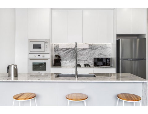Boutique Apartment In Quiet, Sought-after Suburb - Surfers Gold Coast 7