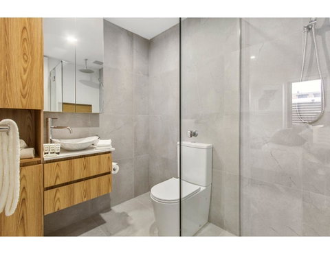 Boutique Apartment In Quiet, Sought-after Suburb - Surfers Gold Coast 5