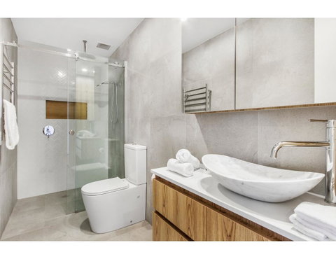 Boutique Apartment In Quiet, Sought-after Suburb - Surfers Gold Coast 14