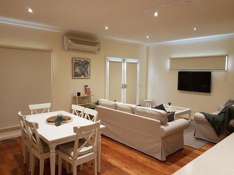 Healesville House - Fig Tree House - Surfers Gold Coast 8